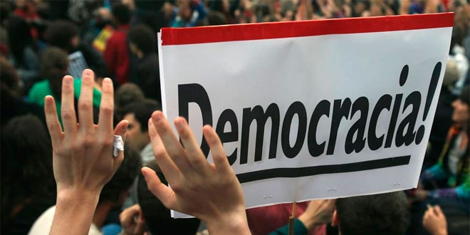 Democracia Democracia