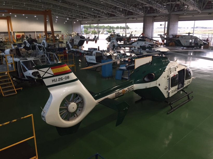Helicópteros de la Guardia Civil en el hangar Helicópteros de la Guardia Civil en el hangar