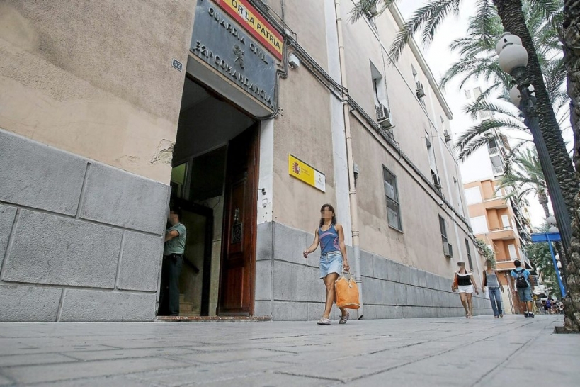 Fachada de la Comandancia de la Guardia Civil en Alicante. Fachada de la Comandancia de la Guardia Civil en Alicante.