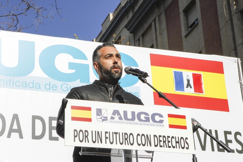 Rubén Sánchez, en un momento de su intervención ante los guardias civiles en la manifestación del 14N Rubén Sánchez, en un momento de su intervención ante los guardias civiles en la manifestación del 14N
