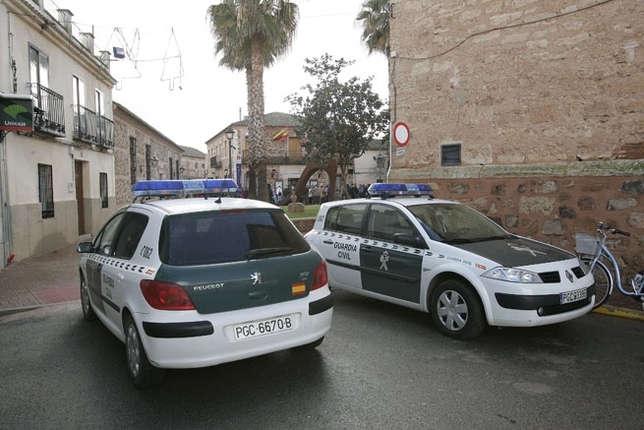 Vehículos oficiales de la Guardia Civil. Vehículos oficiales de la Guardia Civil.
