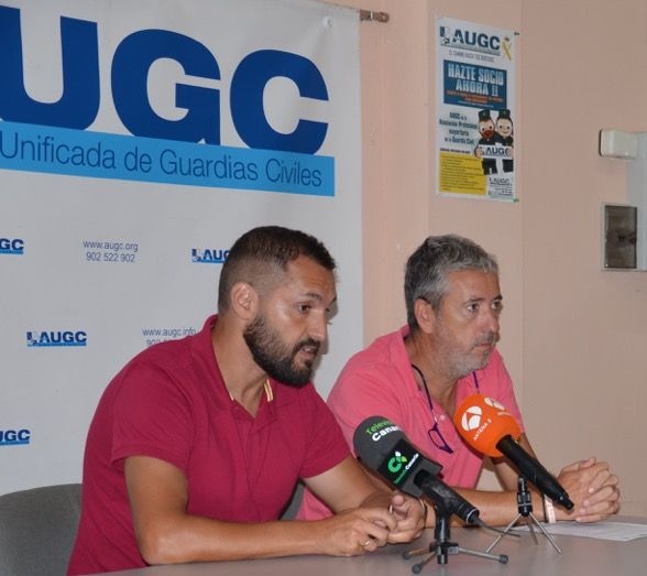 Marco Fumero, padre de Liam (izquierda) y Javier Merideño, secretario general de AUGC en la provincia tinerfeña Marco Fumero, padre de Liam (izquierda) y Javier Merideño, secretario general de AUGC en la provincia tinerfeña