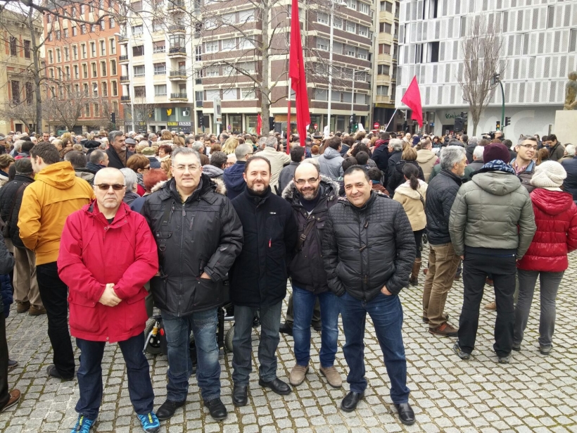 Miembros de la Junta Directiva Provincial de AUGC Navarra, en la concentración celebrada el sábado. Miembros de la Junta Directiva Provincial de AUGC Navarra, en la concentración celebrada el sábado.