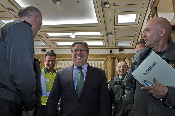 El Ministro del Interior, Juan Ignacio Zoido, con los representantes de AUGC en el Consejo. El Ministro del Interior, Juan Ignacio Zoido, con los representantes de AUGC en el Consejo.