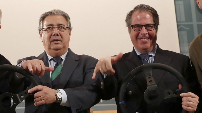 Gregorio Serrano (derecha), junto al Ministro del Interior, Juan Ignacio Zoido Gregorio Serrano (derecha), junto al Ministro del Interior, Juan Ignacio Zoido