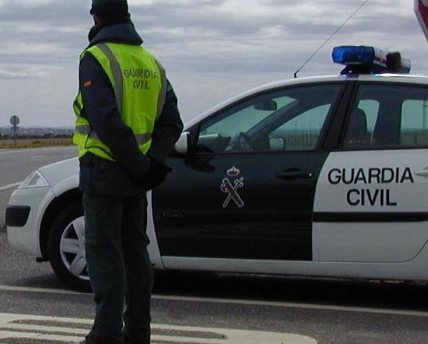 La valiente actuación del guardia civil evitó una posible desgracia en la carretera. La valiente actuación del guardia civil evitó una posible desgracia en la carretera.