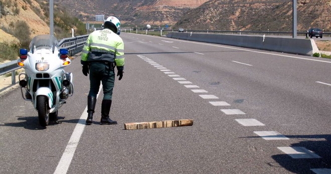 Un guardia civil durante un servicio. Un guardia civil durante un servicio.
