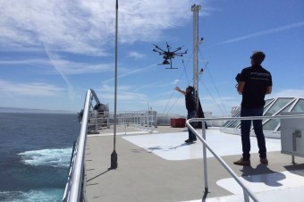 Imagen promocional de los cursos de pilotos de drones de Aerocamaras. Imagen promocional de los cursos de pilotos de drones de Aerocamaras.