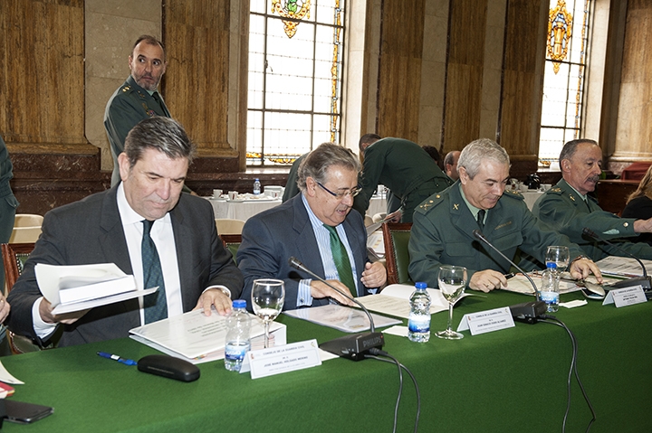 El Ministro del Interior y el Director General de la Guardia Civil, en un Pleno reciente. El Ministro del Interior y el Director General de la Guardia Civil, en un Pleno reciente.