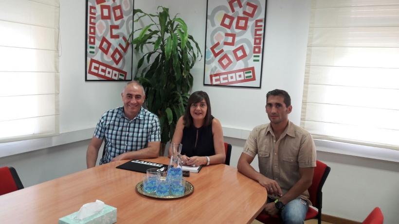 De izquierda a derecha: Francisco Cruz (secretario de institucionales de AUGC), Marina Borrego (secretaria provincial de CCOO), Antonio Sánchez (secretario provincial de SUP) De izquierda a derecha: Francisco Cruz (secretario de institucionales de AUGC), Marina Borrego (secretaria provincial de CCOO), Antonio Sánchez (secretario provincial de SUP)