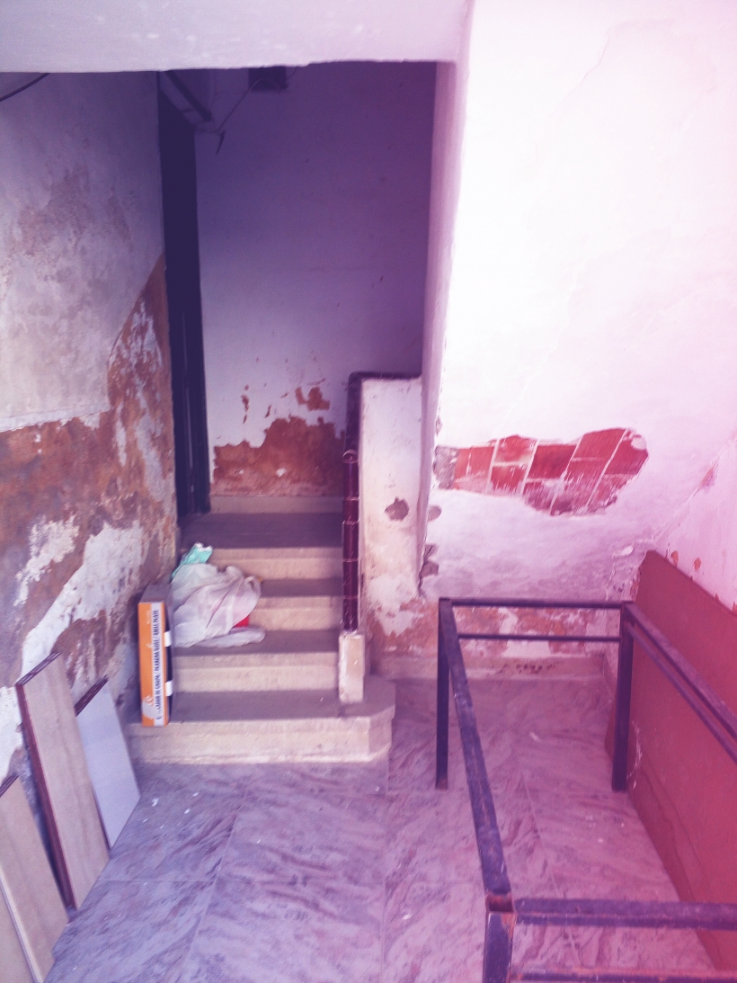 Estado de una vivienda en un cuartel de Murcia.