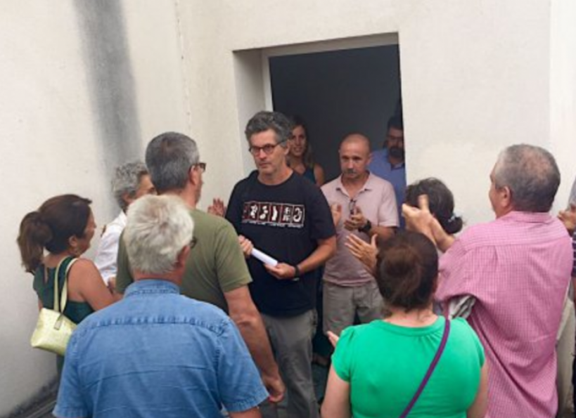 Juan Clavero, tras abandonar las dependencias de la Guardia Civil Juan Clavero, tras abandonar las dependencias de la Guardia Civil