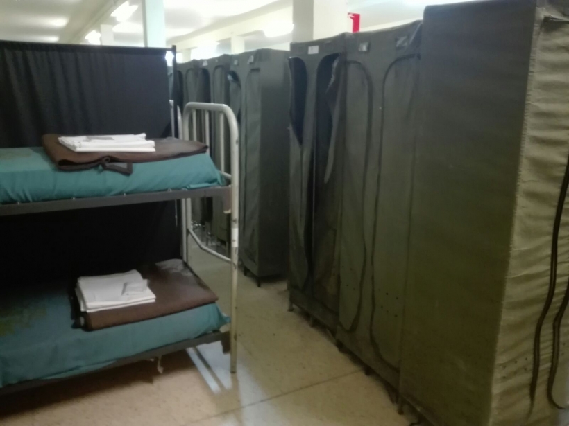 Imagen del alojamiento asignado a los agentes que ayer fueron expulsados del Hotel Vila en Calella. Imagen del alojamiento asignado a los agentes que ayer fueron expulsados del Hotel Vila en Calella.