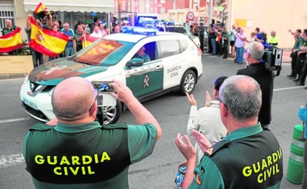 Salida de guardias civiles con destino a Cataluña desde Murcia. Salida de guardias civiles con destino a Cataluña desde Murcia.
