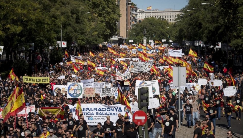 La manifestación por la equiparación salarial reunió el pasado noviembre en Madrid a más de 70.000 guardias civiles y policías. La manifestación por la equiparación salarial reunió el pasado noviembre en Madrid a más de 70.000 guardias civiles y policías.