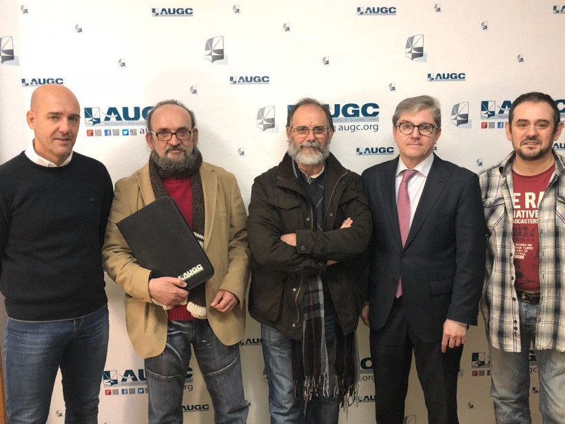 Retrato de grupo de los participantes en la reunión mantenida ayer en la sede nacional de AUGC. Retrato de grupo de los participantes en la reunión mantenida ayer en la sede nacional de AUGC.