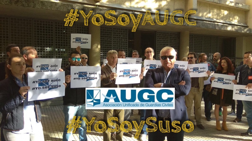 Miembros de la delegación de AUGC en Badajoz expresan su apoyo a Jesús Jiménez, Suso. Miembros de la delegación de AUGC en Badajoz expresan su apoyo a Jesús Jiménez, Suso.
