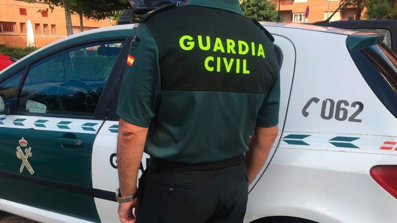 El borrador de la Orden General pretende regular distintas cuestiones del aspecto de los guardias civiles, como la extensión del bigote o los tatuajes. El borrador de la Orden General pretende regular distintas cuestiones del aspecto de los guardias civiles, como la extensión del bigote o los tatuajes.