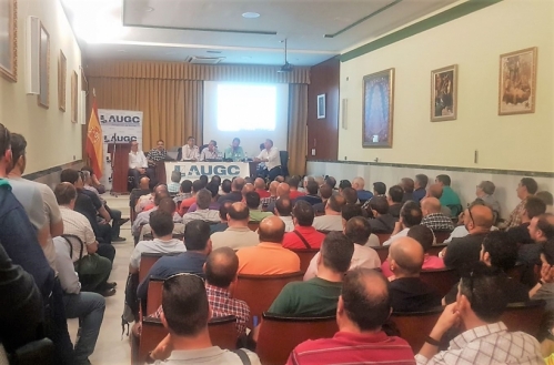 Imagen de una de las asambleas provinciales de AUGC celebradas recientemente entre representantes de la delegación y sus afiliados.. Imagen de una de las asambleas provinciales de AUGC celebradas recientemente entre representantes de la delegación y sus afiliados..