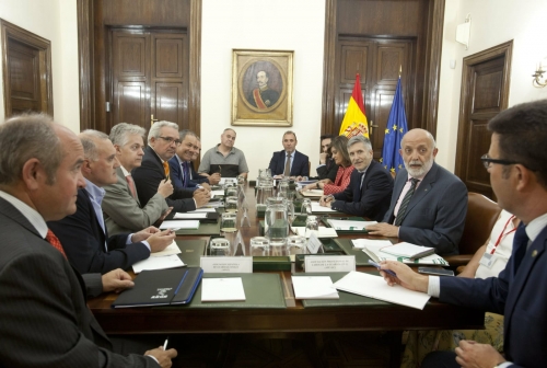 Encuentro entre representantes del Ministerio del Interior y las asociaciones profesionales representativas de los guardias civiles. Encuentro entre representantes del Ministerio del Interior y las asociaciones profesionales representativas de los guardias civiles.