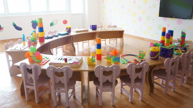 Numerosos guardias civiles con hijos menores todavía desconocen a qué centro acudirán sus hijos el próximo curso. Numerosos guardias civiles con hijos menores todavía desconocen a qué centro acudirán sus hijos el próximo curso.