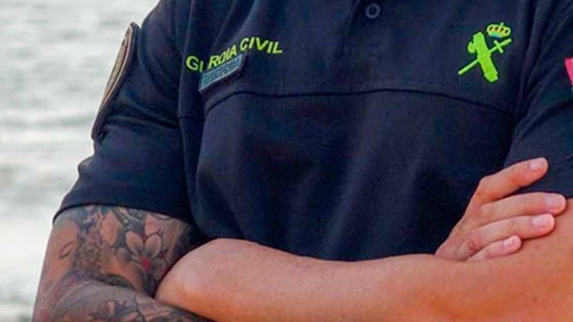 Los tatuajes forman parte cotidiana del aspecto de muchos ciudadanos, pero en la Guardia Civil insisten en prohibirlos. Los tatuajes forman parte cotidiana del aspecto de muchos ciudadanos, pero en la Guardia Civil insisten en prohibirlos.