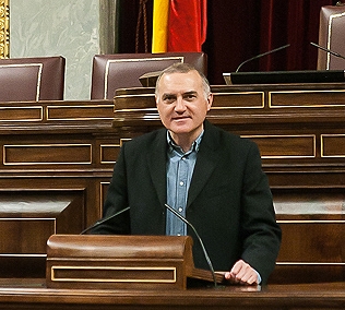 El secretario general de AUGC, Alberto Moya, posa en el hemiciclo del Congreso. El secretario general de AUGC, Alberto Moya, posa en el hemiciclo del Congreso.