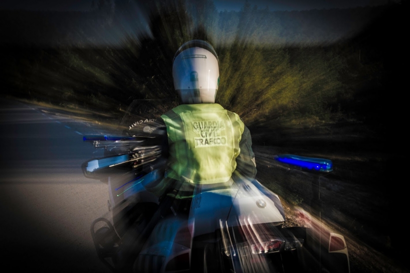 Motorista de la Agrupación de Tráfico de la Guardia Civil. Motorista de la Agrupación de Tráfico de la Guardia Civil.