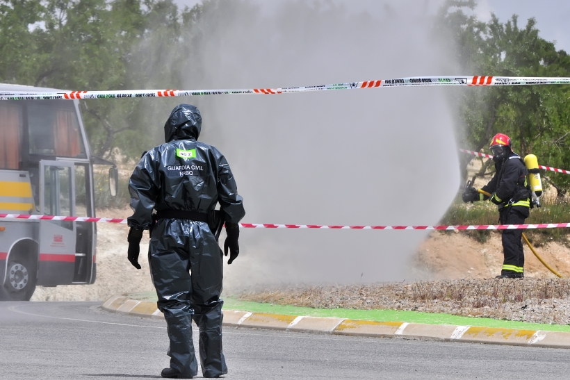 Los guardias civiles se exponen a múltiples riesgos hacia su salud en el desempeño de sus funciones. Los guardias civiles se exponen a múltiples riesgos hacia su salud en el desempeño de sus funciones.
