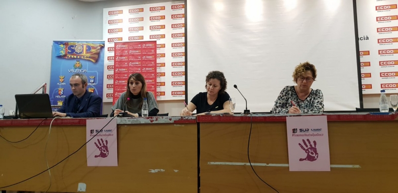 Alicia Sánchez (segunda por la derecha), secretaria nacional de Igualdad de AUGC, expuso su preocupación por la protección de las propias agentes que sufren violencia machista. Alicia Sánchez (segunda por la derecha), secretaria nacional de Igualdad de AUGC, expuso su preocupación por la protección de las propias agentes que sufren violencia machista.
