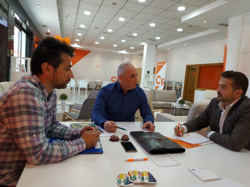 Representantes de AUGC Córdoba con el diputado de Ciudadanos Marcial Balsera Representantes de AUGC Córdoba con el diputado de Ciudadanos Marcial Balsera