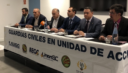 Los representantes de las asociaciones, durante la nota de prensa. Los representantes de las asociaciones, durante la nota de prensa.