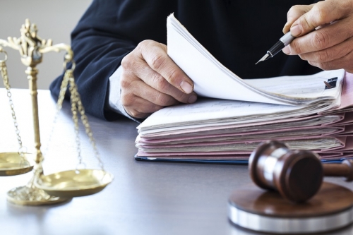 La defensa de los afiliados en los tribunales es uno de los principales servicios que presta AUGC. La defensa de los afiliados en los tribunales es uno de los principales servicios que presta AUGC.