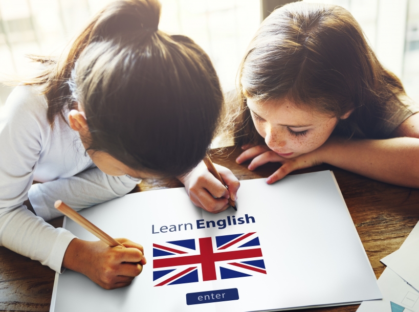 Estos cursos de inglés online se podrán estudiar durante los meses de julio, agosto y septiembre, estarán supervisados por tutores nativos y no tendrán límite de horas de conexión. Estos cursos de inglés online se podrán estudiar durante los meses de julio, agosto y septiembre, estarán supervisados por tutores nativos y no tendrán límite de horas de conexión.