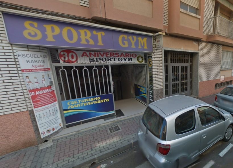 Los hechos tuvieron lugar frente al gimnasio donde se ejercitaba el guardia civil fuera de servicio, en la localidad murciana de Águilas. Los hechos tuvieron lugar frente al gimnasio donde se ejercitaba el guardia civil fuera de servicio, en la localidad murciana de Águilas.