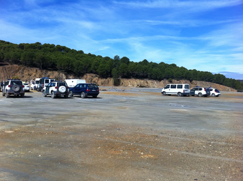 Panorámica del terreno donde se realizan los ejercicios de tiro, que no cuenta con instalación sanitaria alguna. Panorámica del terreno donde se realizan los ejercicios de tiro, que no cuenta con instalación sanitaria alguna.
