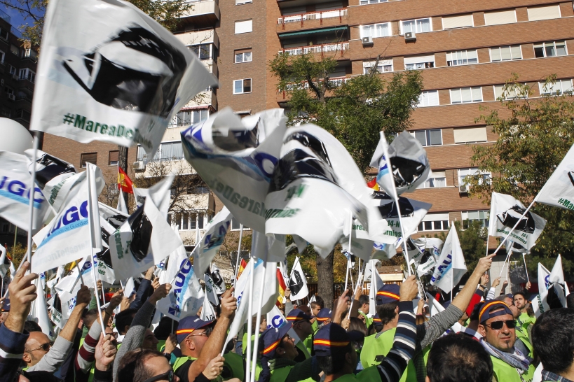 Imagen de la Marea de Tricornios, manifestación celebrada en noviembre de 2015 ante la Dirección General de la Guardia Civil. Imagen de la Marea de Tricornios, manifestación celebrada en noviembre de 2015 ante la Dirección General de la Guardia Civil.