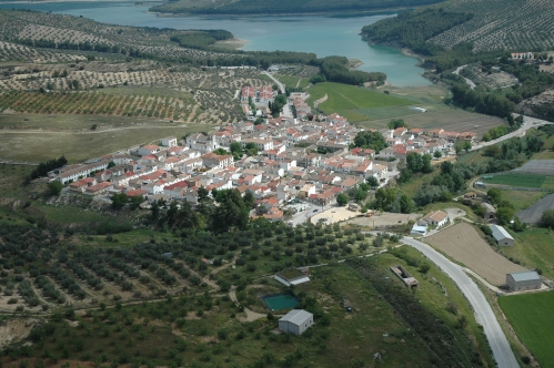 Vista aérea de la localidad granadina de Arenas del Rey. Vista aérea de la localidad granadina de Arenas del Rey.