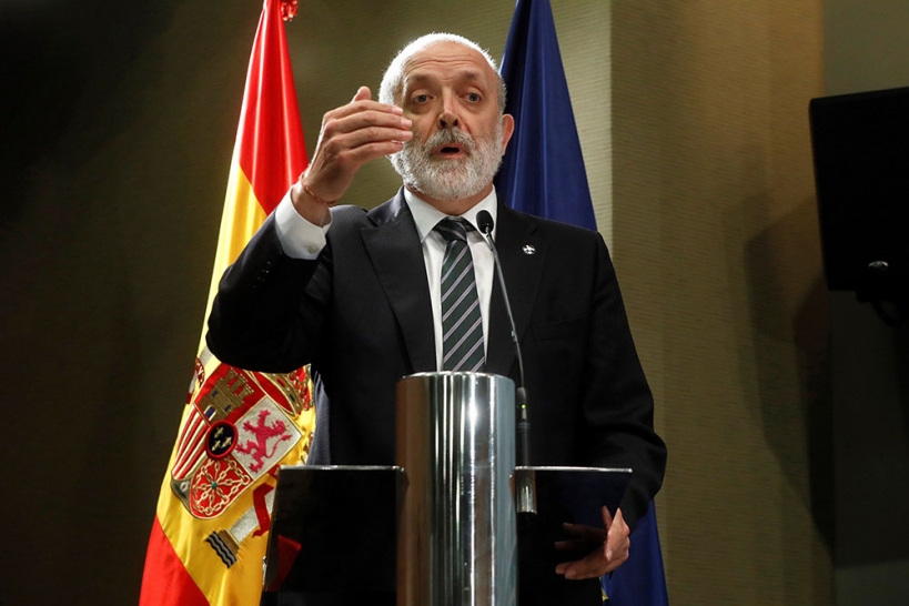 El director general de la Guardia Civil, Félix Azón, pretende hacer retroceder diez años los derechos de los trabajadores del Cuerpo. El director general de la Guardia Civil, Félix Azón, pretende hacer retroceder diez años los derechos de los trabajadores del Cuerpo.