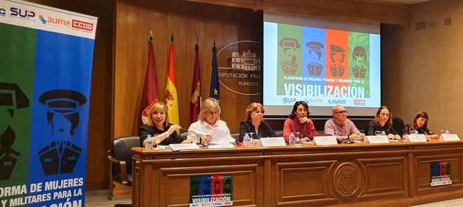Un momento de la presentación. Un momento de la presentación.
