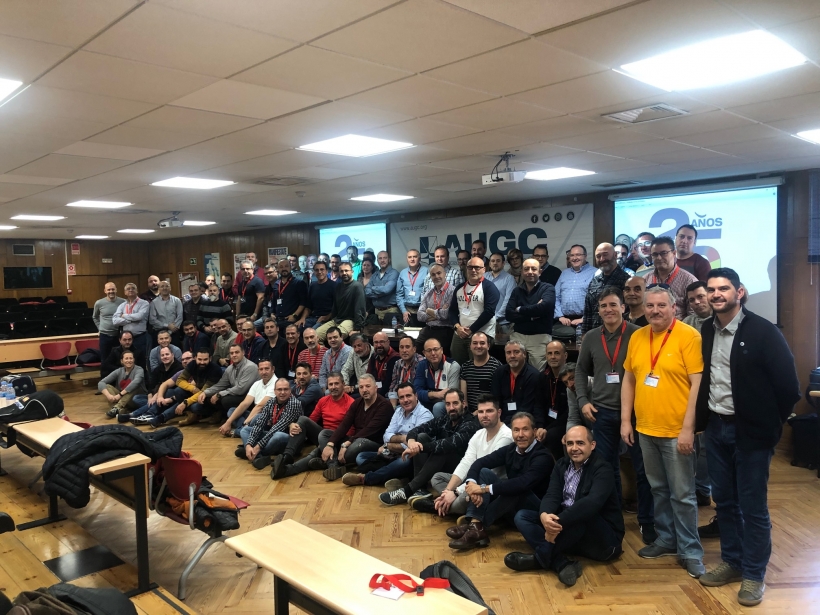 La fuerza de AUGC es su gente: los representantes del Comité Confederal posan para la foto de familia. En la reunión se tomó la decisión de suspender las concentraciones ante la retirada del borrador de jornada laboral por parte de la Dirección General de La fuerza de AUGC es su gente: los representantes del Comité Confederal posan para la foto de familia. En la reunión se tomó la decisión de suspender las concentraciones ante la retirada del borrador de jornada laboral por parte de la Dirección General de