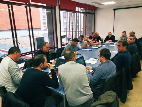 Un instante de la reunión de los coordinadores. Un instante de la reunión de los coordinadores.