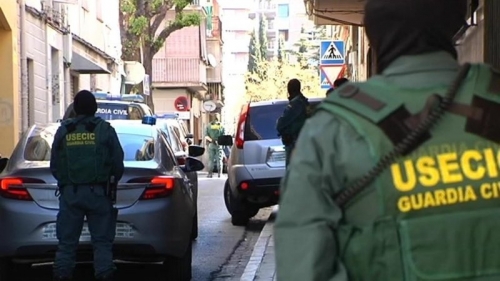 Agentes de la USECIC durante una intervención. Agentes de la USECIC durante una intervención.