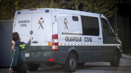 Furgón de la Guardia Civil. Furgón de la Guardia Civil.