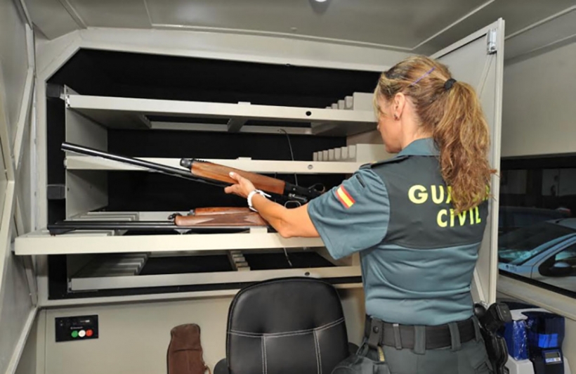 Actualmente la especialidad de Armas y Explosivos la componen unos 1.500 especialistas. Actualmente la especialidad de Armas y Explosivos la componen unos 1.500 especialistas.